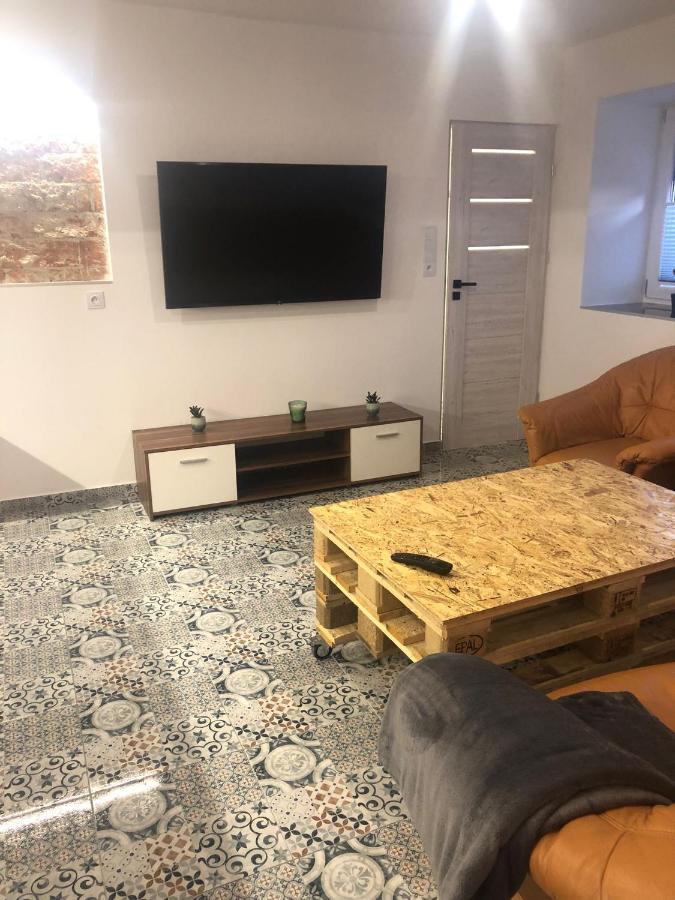 Blisko Teatru 2 Appartement Wałbrzych Buitenkant foto